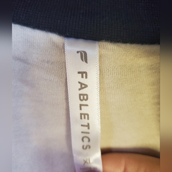 Fabletics Dream Fleece 1/4 zip Pullover. Cream and Black. Womens Size XL - Picture 2 of 5